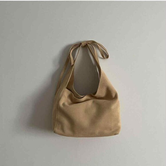 Reformation Small Vittoria tote bag in suede - Picture 2 of 5